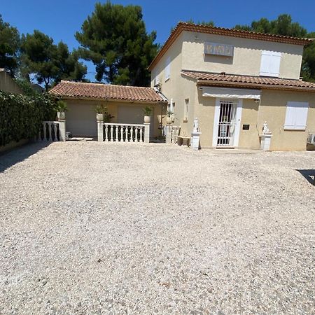 Suite Spa Acces Autonome Beaucaire  Eksteriør billede